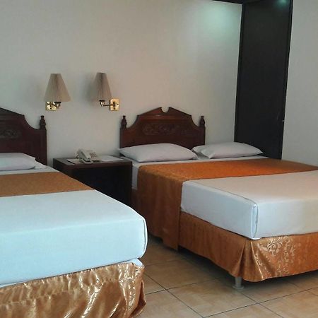 Don Felipe Hotel Ormoc Buitenkant foto