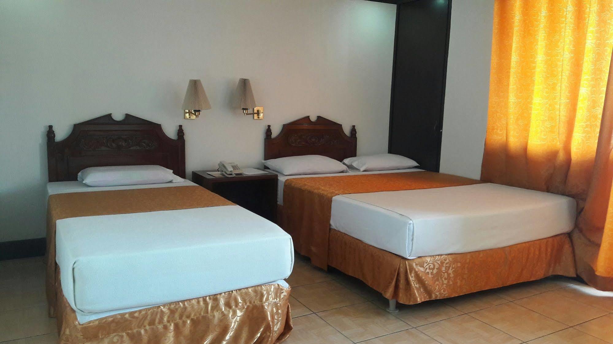 Don Felipe Hotel Ormoc Buitenkant foto